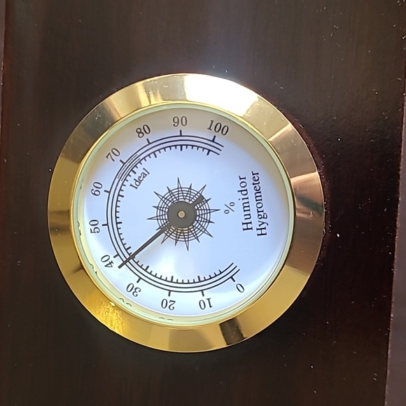 Cigar Humidor - Picture 6 of 6